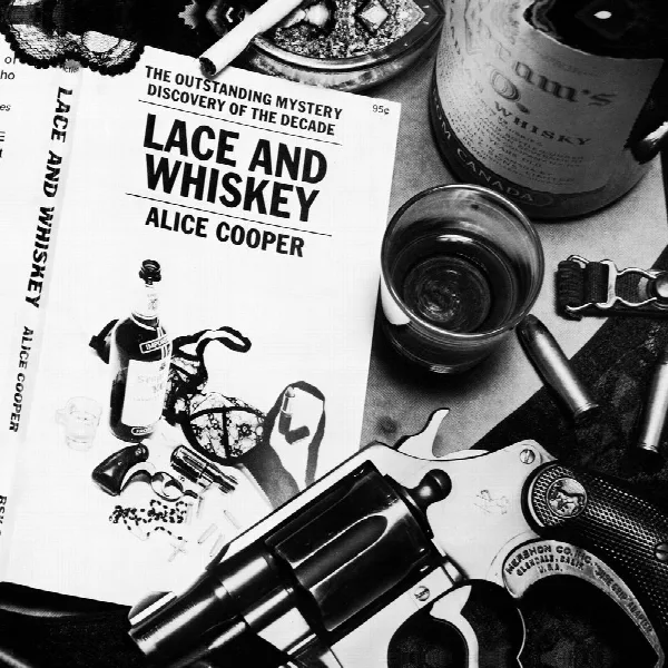 Pochette de Lace and Whiskey