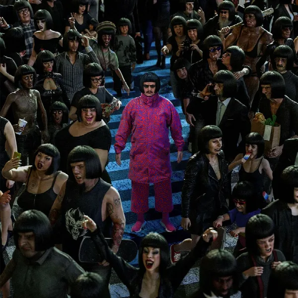 Pochette de Alone In A Crowd