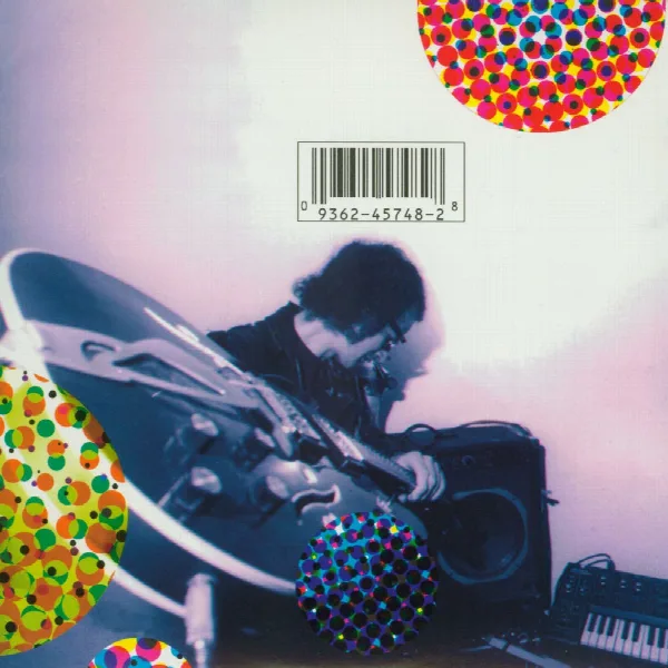 Pochette de Due To High Expectations...The Flaming Lips Are Providing Needles For Your Balloons
