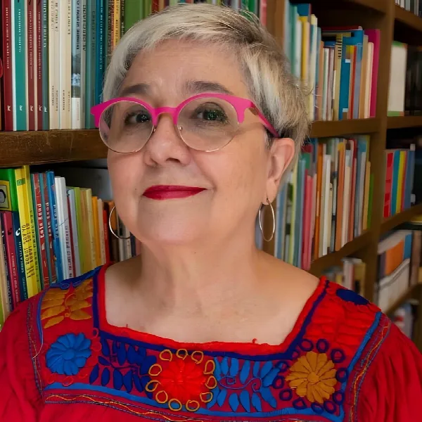 Laura Canoura
