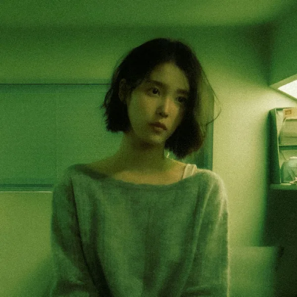 IU